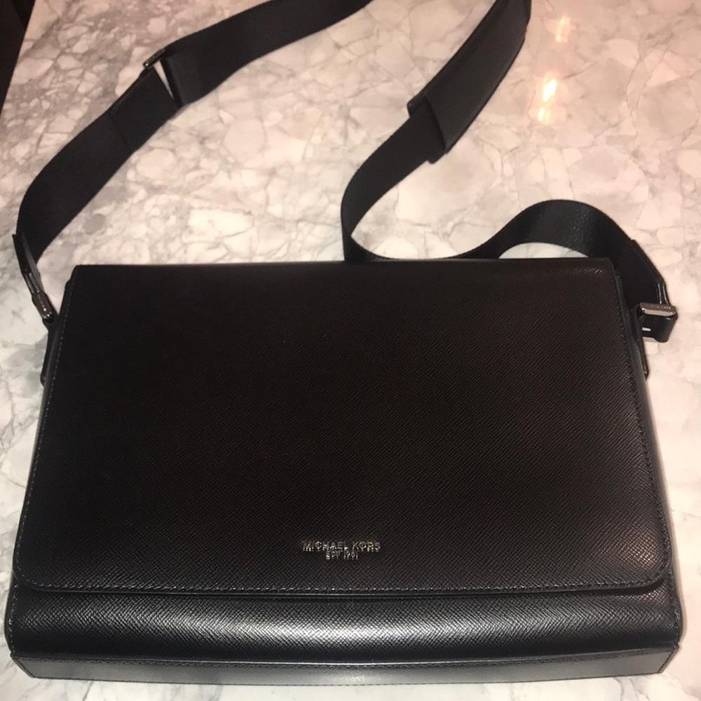 Michael Kors Large Messenger Bag